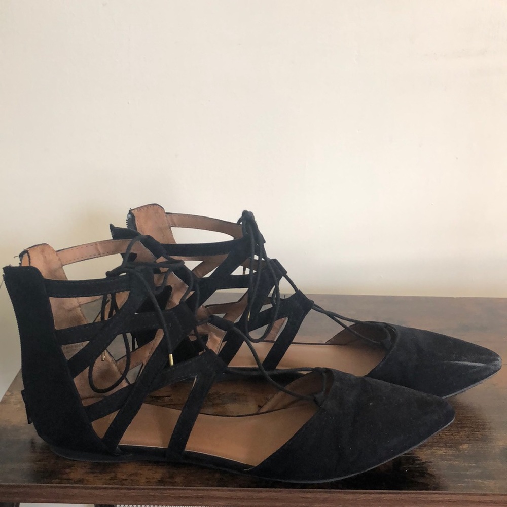 Lace pointed toe flats